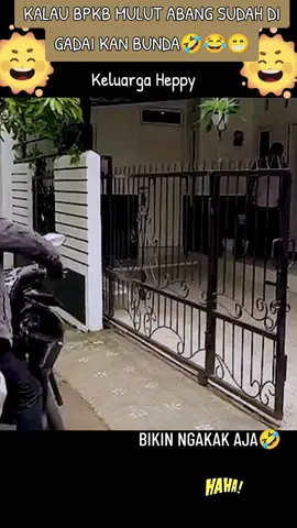 BUNDA DEBY HATI NYA BERDEBAR DEBAR ketemu Mantan Pacar🤣#Comedy😆🤣 #funny #fypシ゚viral🖤tiktok  #keluargasitumorang #foryoupage 