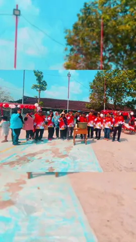 Pawai Sepeda Hias Kedungwaras 2025: Tradisi Baru yang Memupuk Semangat Kebangsaan dan Persatuan   Kedungwaras, Ahad, 24 Agustus 2025 – Desa Kedungwaras, Kecamatan Modo, Kabupaten Lamongan, sukses menggelar Pawai Sepeda Hias perdana di tahun 2025. Acara ini bukan hanya menjadi ajang kreativitas, tetapi juga momentum untuk mempererat tali persaudaraan dan menumbuhkan semangat nasionalisme di kalangan warga.   Pawai yang diikuti oleh sekitar 250 hingga 500 peserta ini menampilkan beragam kreasi sepeda hias, mulai dari sepeda ontel klasik, sepeda listrik modern, hingga sepeda motor yang dihias dengan sentuhan artistik. Antusiasme warga terlihat jelas dari partisipasi yang tinggi dan semangat yang membara sepanjang acara.   Semangat Nasionalisme dalam Setiap Hiasan   Para peserta pawai berlomba-lomba menghias sepeda mereka dengan tema-tema yang membangkitkan semangat kebangsaan. Bendera Merah Putih, lambang Garuda Pancasila, serta berbagai simbol perjuangan kemerdekaan menghiasi setiap detail sepeda semakin menambah semarak suasana pawai.   Rute pawai dimulai dari Dusun Kedun, kemudian melintasi Dusun Landeyan, Dusun Ranjung, dan berakhir di lapangan futsal Kedungwaras Matoh. Sepanjang rute, warga desa berjejer di pinggir jalan, memberikan dukungan dan semangat kepada para peserta. Sorak sorai dan tepuk tangan meriah mengiringi setiap langkah peserta, menciptakan suasana yang penuh kehangatan dan kebersamaan.   Apresiasi untuk Semua Peserta   Sebagai bentuk penghargaan atas partisipasi dan kreativitas, seluruh peserta pawai mendapatkan hadiah. Panitia telah menyiapkan hadiah sesuai dengan jumlah peserta, sehingga semua orang merasa dihargai dan termotivasi untuk terus berkontribusi dalam kegiatan-kegiatan positif di desa.   Kepala Desa Kedungwaras, Bapak Moh. Nawir Gozali, S.Pd menyampaikan rasa terima kasihnya kepada seluruh peserta, panitia, dan warga desa yang telah mendukung dan memeriahkan acara ini. Beliau berharap, pawai sepeda hias ini dapat menjadi agenda tahunan yang semakin meriah dan bermanfaat bagi masyarakat Kedungwaras.   Harapan untuk Masa Depan   Pawai sepeda hias ini merupakan langkah awal yang baik untuk membangun tradisi baru di Desa Kedungwaras. Dengan semangat kebersamaan dan kreativitas yang tinggi, diharapkan acara ini dapat terus berkembang dan menjadi ikon desa yang membanggakan.   Semoga semangat nasionalisme dan persatuan yang terpancar dari pawai sepeda hias ini dapat terus membara di hati setiap warga Kedungwaras, dan menjadi modal utama dalam membangun desa yang lebih maju dan sejahtera.