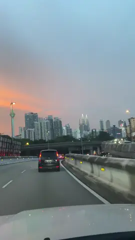 Really Love Kuala Lumpur Vibes😭🫶🏻#kualalumpur #bukitbintang #klcc #fyp 
