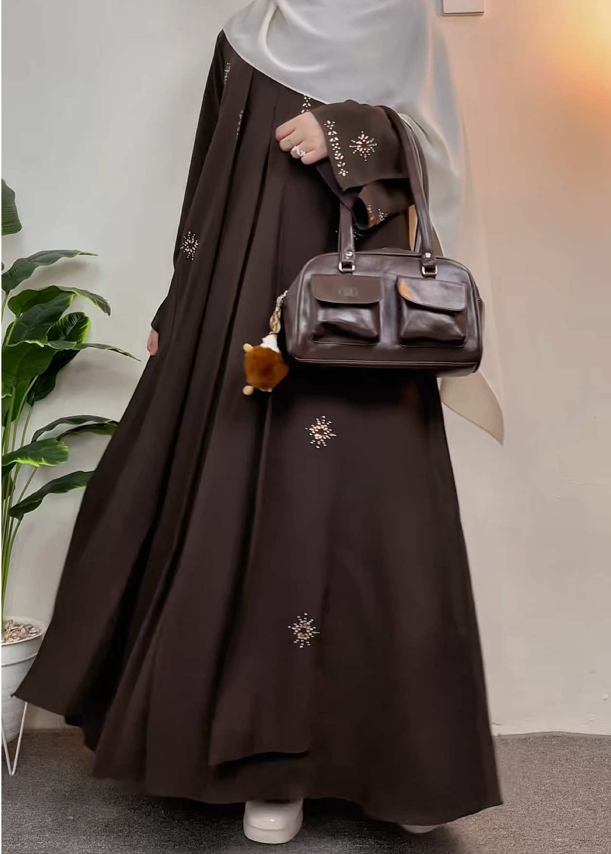 Membalas @🌷  arafa abaya bahan anti UV halus lembut nyaman bgd dipakai beb, ciusss deh. bahannya klemer