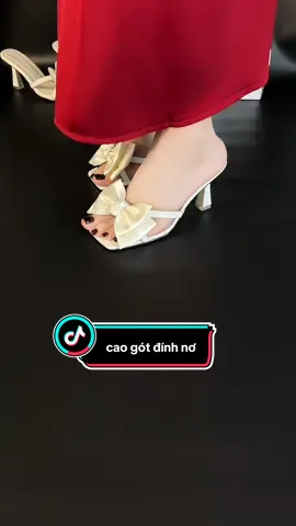 Dép cao gót quai đính nơ lên chân xinh quá #caogot #depcaogot #giaydep #giaydepxinh #vairal 