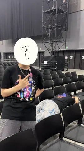 ケツデカすぎてシヌ！！ #幻聴界隈 #ぜったいてきしんじゃ #歌い手社長 #社畜 #まろここにいたよ
