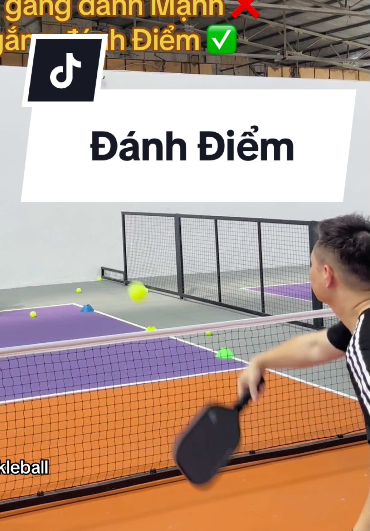 ✨ Trong pickleball, đặt bóng đúng chỗ (placement) luôn quan trọng hơn việc cố đánh mạnh mọi cú.  💡 Một cú đánh không cần quá nhanh, nhưng rơi đúng vị trí “yếu” của đối thủ, sẽ hiệu quả gấp nhiều lần so với một cú smash thiếu kiểm soát. 👉 Hãy nhớ: thay vì lao vào bóng với toàn lực, hãy tập trung vào góc, độ sâu và vị trí. Đó mới là cách để kiểm soát điểm số và khiến đối thủ luôn phải chạy theo bạn. #pickleballvietnam #anhchongpickleball #trending #reviewvotpickleball #votpickleballpm 