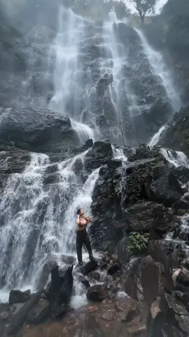 น้ำตกกว้างใหญ่และสุงมาก⛰️💦🫧🌿 น้ำตก#ห้วยขี้เท่อ 