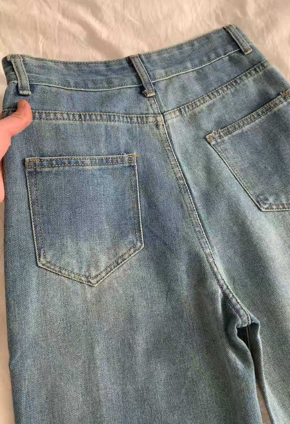 #jeansoutfit #jeansoutfitideas #jeanswanita #celanajeans #loosejeans #baggyjeans #jeanshighwaist #jeansviral #celanajeanswanita #jeans #fashionmerdekasale #bluejeans #jeansbiru #fashionplayground 