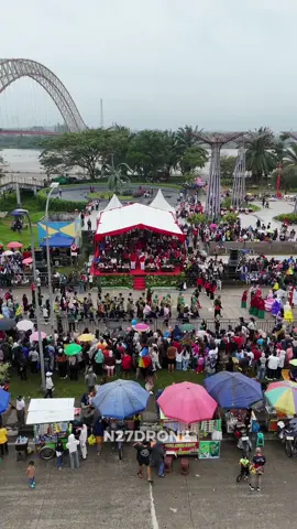 Pawai pembangunan dan budaya Nusantara di kota TENGGARONG dalam rangka HUT RI Ke 80.  