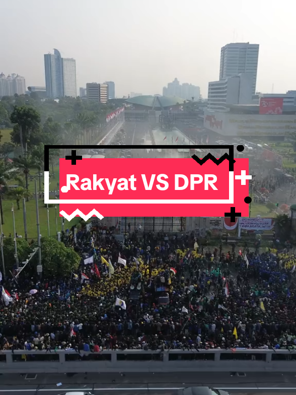 Kalian di pihak mana?? satu kata untuk mahasiswa....... #aksidemo #demodepangedungdpr #demomahasiswa2025 #cameback98 #reformasi 