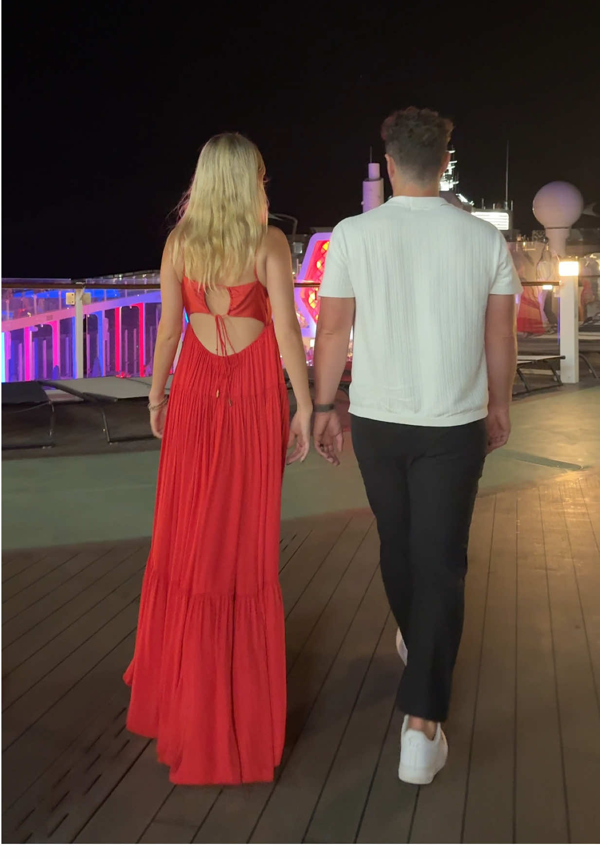 Booktok approved 🫠♥️ #husbandwife #onearmliftchallenge #couplegoals @Free People @Celebrity Cruises 