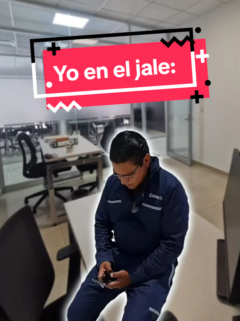 Cuando te la pasas quejando porque te cargan la mano en la oficina, pero todos saben que nada más vas a ver videos en TikTok. #Trabajo #Oficina #oficinatiktok #explotacionlaboral #Humor 