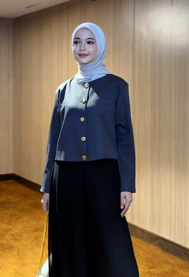 satu blazer bisa kasih banyak mood styling 😍 #blazerwanita #blazer #fyp #paydaysale #outfit 