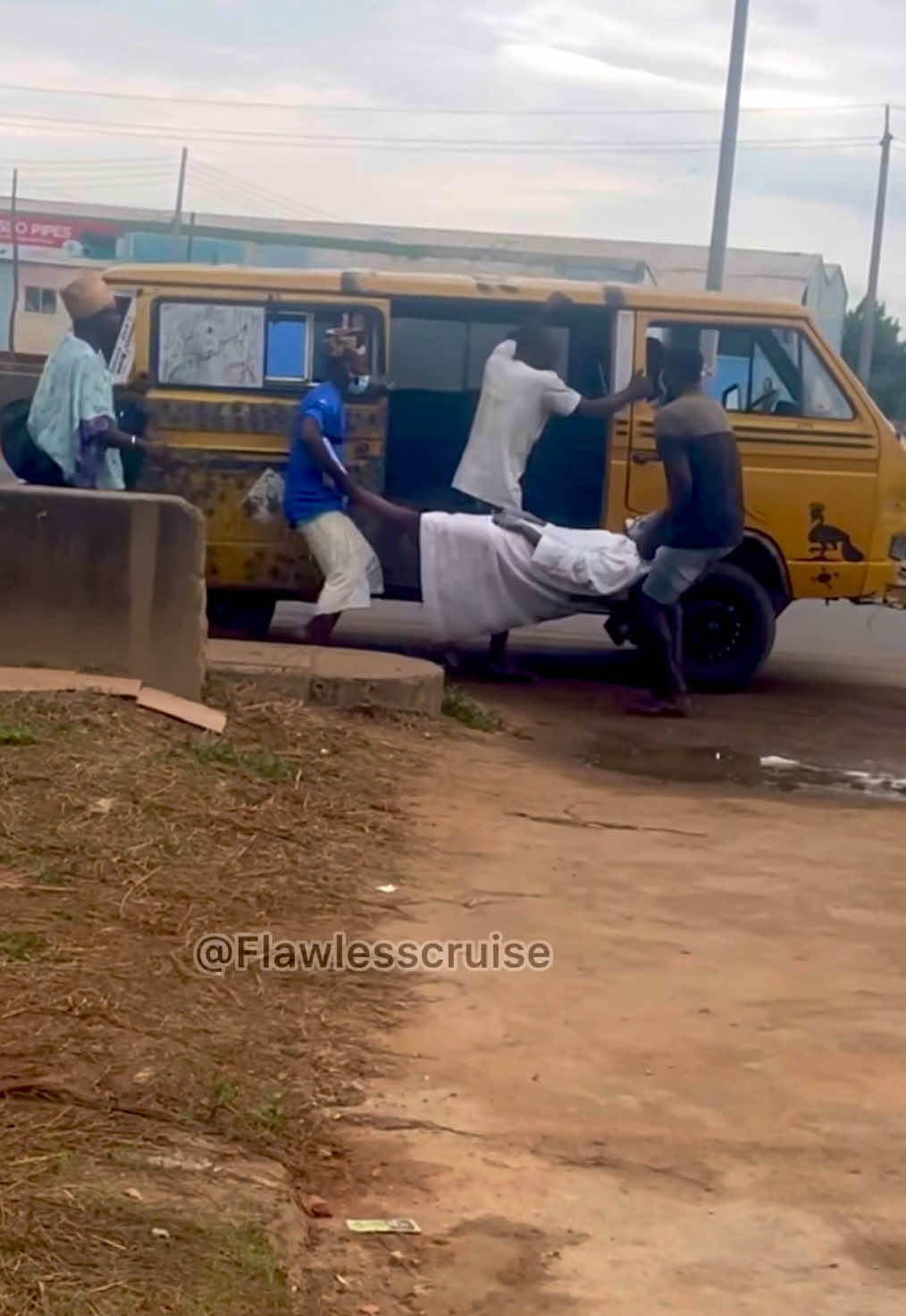 😂Shocking Dead Body Prank😂#comedyvideo #viral #prank 