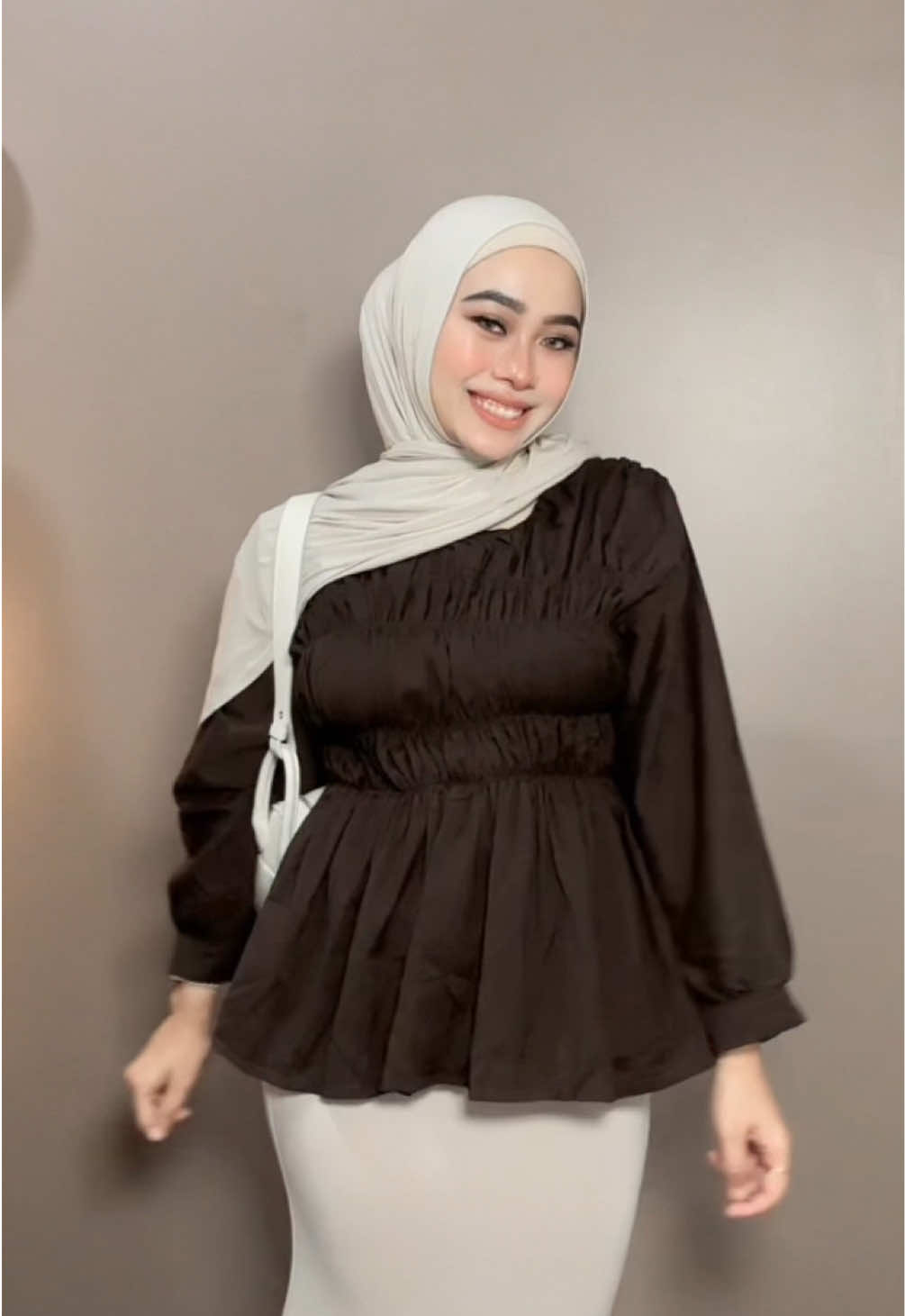 Buruan deh harus punyaa warna ini cakep polll🤎 