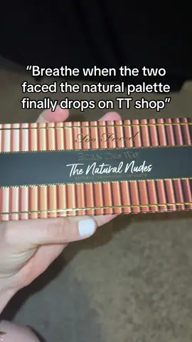 Hurry! #twofacedmakeup #toofacedcosmetics #toofaced #eyeshadow #eyeshadowpalette 