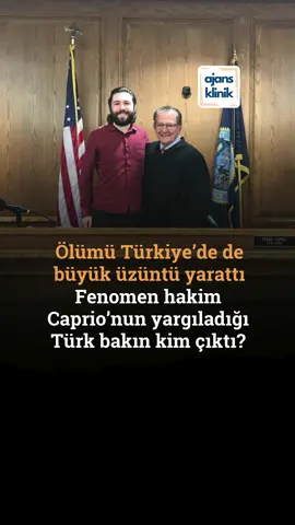 📌Frank Caprio'nun yargıladığı o Türk bakın kim çıktı? Duruşmalardaki nazik ve babacan tavrıyla tanınan Amerikalı yargıç Frank Caprio’nun pankreas kanseri sonucu 89 yaşında ölmesi sadece ABD’de değil Türkiye’de de büyük üzüntü yarattı. Zira; Caprio’nun trafik cezasına itiraz eden bir Türk gencini yargıladığı video Türkiye’de viral olmuş ve Caprio duruşmadaki tavrıyla geniş bir kesimin takdir ve sempatisini kazanmıştı. Duruşma sırasında Brown Üniversitesi’nde eğitim gördüğünü söyleyen o gencin Sakarya Üniversitesi’nden (SAU) öğretim üyesi olduğu ortaya çıktı. Metalurji ve Malzeme Mühendisliği Bölümü’nde görev yapan Doç. Dr. Mahmud Tokur’un uzmanlık alanı ise elektrikli araçlarda kullanılan bataryalar. Aynı zamanda yüksek enerji depolama kapasitesine sahip lityum piller üzerine çalışan Florida merkezli Piersica’da çalışan Doç. Dr. Tokur, 2021'de verdiği bir mülakatta TOGG'ta kullanılabilecek batarya teknolojine sahip olduklarını söylemişti. Doç. Dr. Mahmud Tokur, Caprio'nun ölümü sonrası sosyal medya hesabından şu mesajı paylaştı: Bize merhamet olmadan adaletin eksik olduğunu hatırlattınız. Nezaketiniz ben dahil milyonlarca insana dokundu. Güzel mirasınız kuşaklar boyu kalpleri ısıtmaya devam etsin. #frankcaprio #mahmudtokur #batarya #mahkeme #yargı 