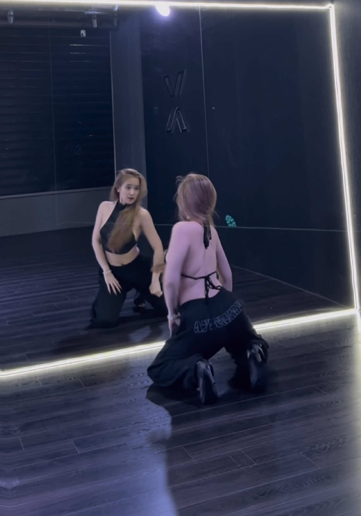 Lau sàn phiên bản khác #fyp #xuhuong #viral #dancebar #daynhay 