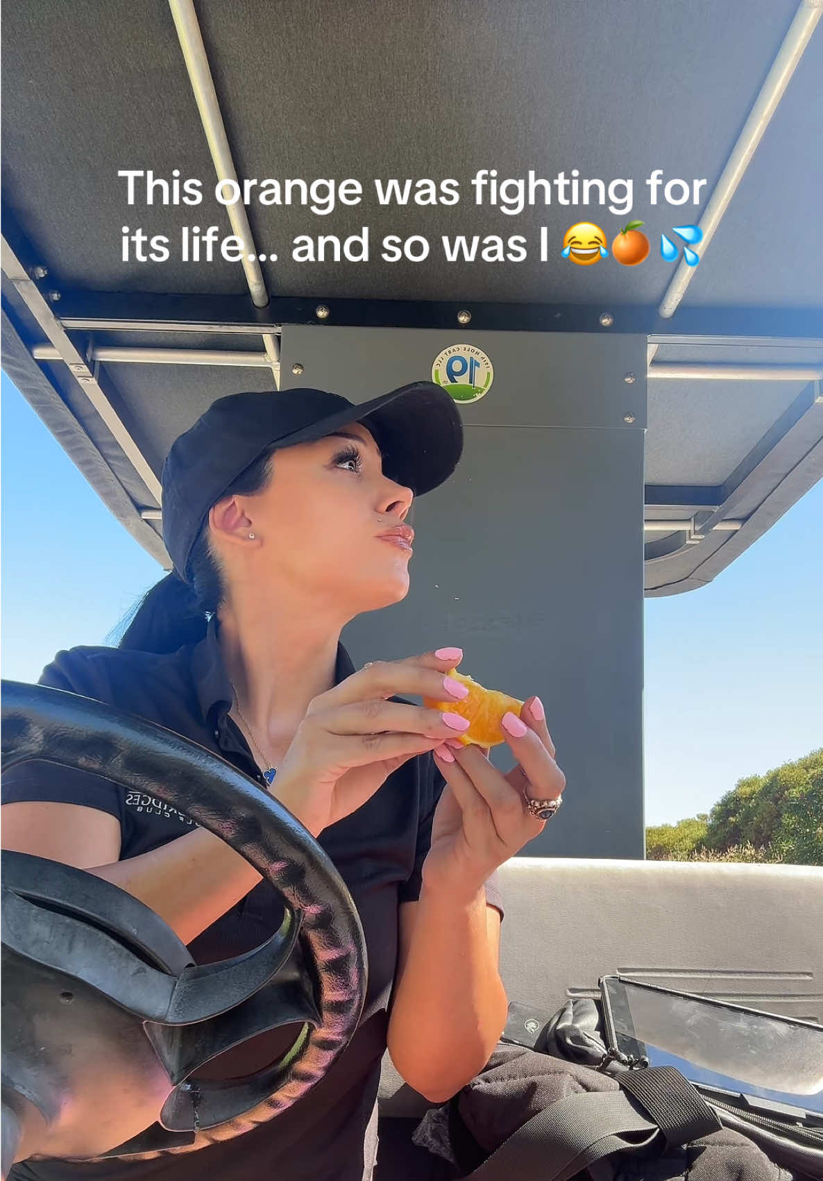 Me: just tryna snack… Orange: let me make it messy 😏🍊 #bevcart #cartgirl #cartgirlgabriela #work #workwithme #drink #golf #golfers #golfcourse #fy #california 