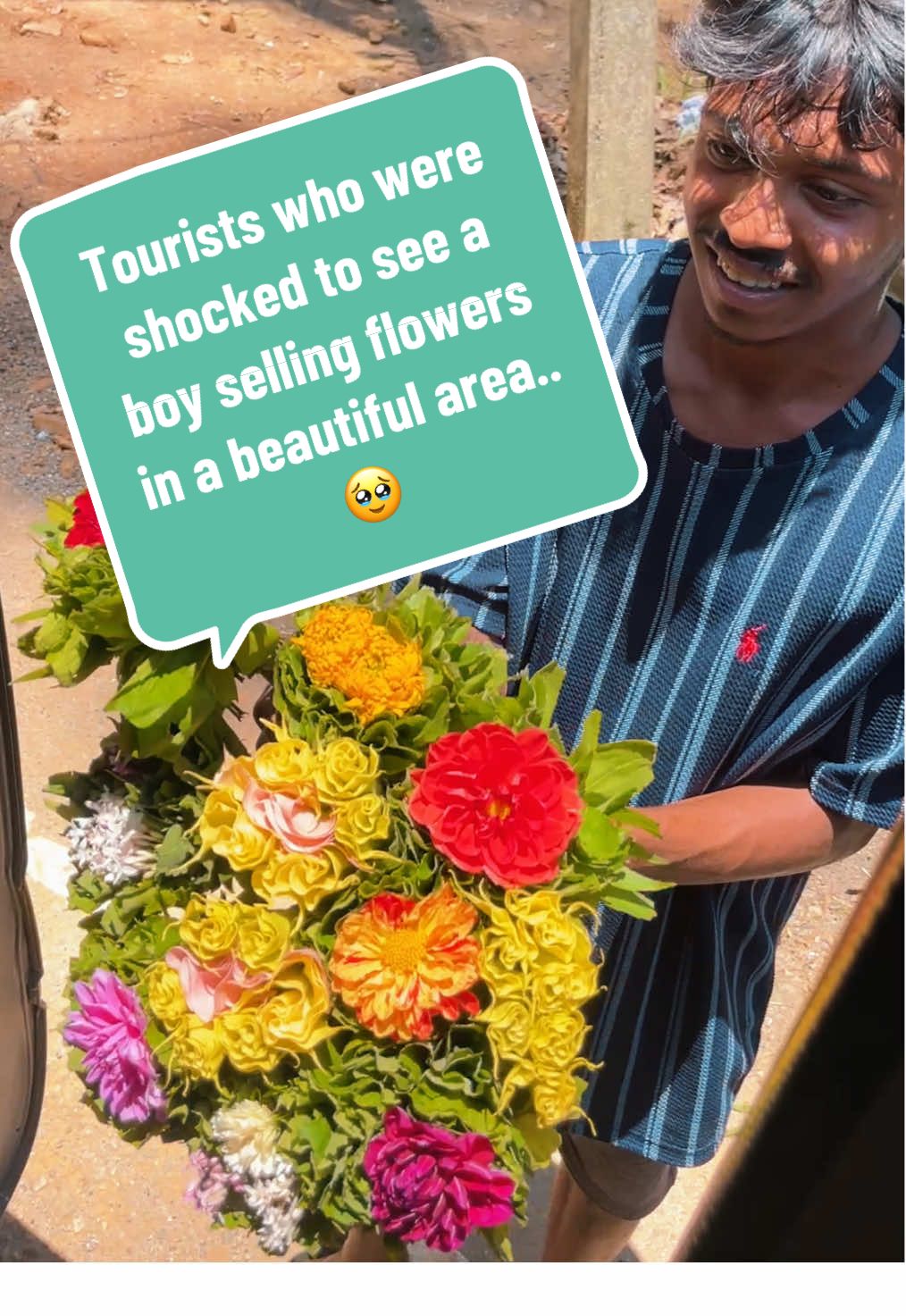 Tourism කියන්නේ හදවත් වලට දැනෙන සොදුරු රැකියාවක්..😇💫🍃💐💝     Tourists who were shocked to see a boy selling flowers in a beautiful area..🥹 #flowerboy #srilankatourism #bestvacations #nuwaraeliya #tourismkollo 