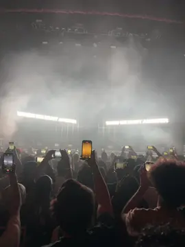 Special guest for clipse tour LA ! #kendricklamar #kdot #clipse #novo 