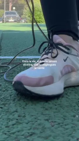 Ma communauté, rendez-vous dans un mois pour voir le résultat dans la vie, soit tu te laisses abattre, soit tu t’es défoncé au sport J’ai suivi les conseils de mon bbf , je crois que la corde à sauter fait travailler vraiment tout le corps et tout le cardio  🚨🚨🚨🚨🚨 #cordeasauter #sportlover #fyp #cardio 