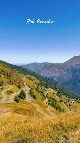Le rêve de tout motard 😍 📸 @Alexis Sniegocki  #moto #motard #montagne #roadtrip #luzardiden 