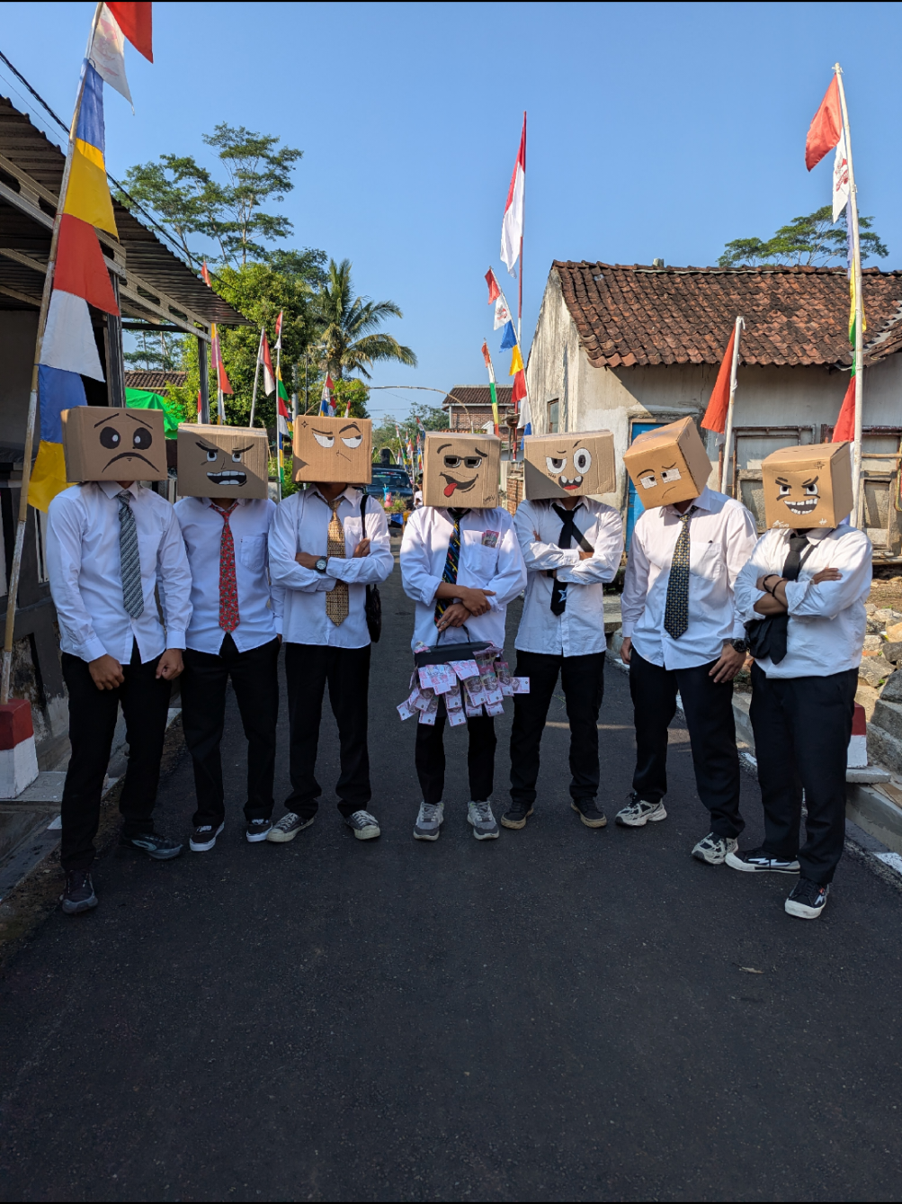 You are all the best, big thanks my team 🤙🏻😝@panjoell042 @izul.kd11 @erickfebryanz @raw_haircut  #17agustus #temanggung #17agustus2025 #temanggung24jam #pawaiagustusan #temanggungbersenyum #fyp 