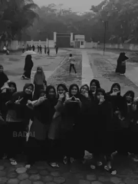 pass hujan hujanan  