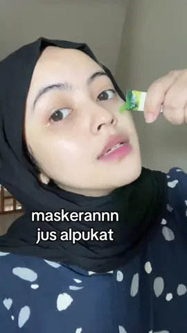 SIMU Masker · Teknik Pembersihan Lembut: Asam kompleks buka pori, alpukat kunci kelembaban, kulit sensitif pun nyaman.