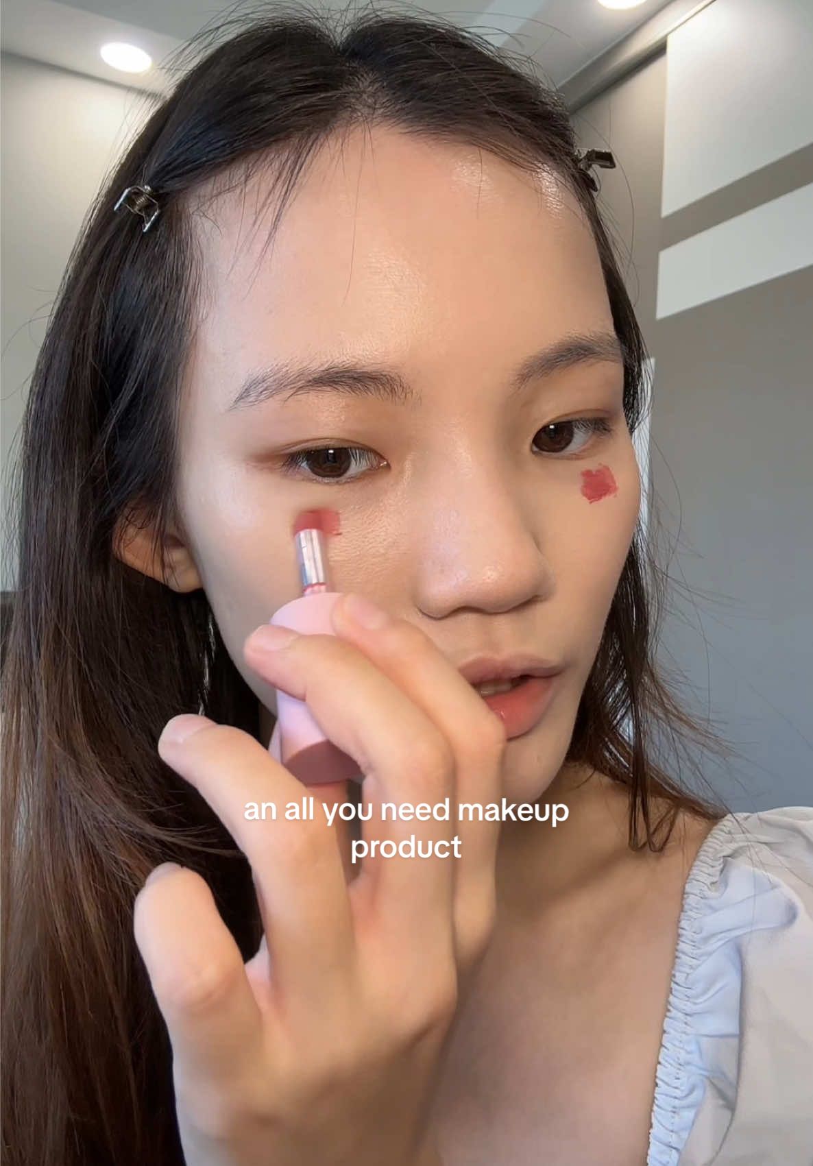 Also didn’t mention this in my video but this cream blush isn’t drying at all and it doesn’t crease!! 😮‍💨 This 3 in 1 product literally makes me look preppy in under 5 mins, perfect for my daily makeup rush @Joocyee Singapore @JOOCYEE OFFICIAL #multipurposecream #creamblush #joocyee #cbeauty #everydaymakeup 