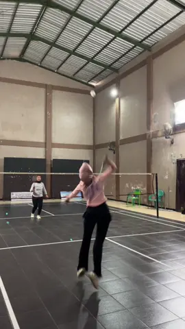 Suka bgt sama celana Rokku🖤 #badminton #badmintonstory #cewekbadminton #badmintontiktok #celanabadminton 
