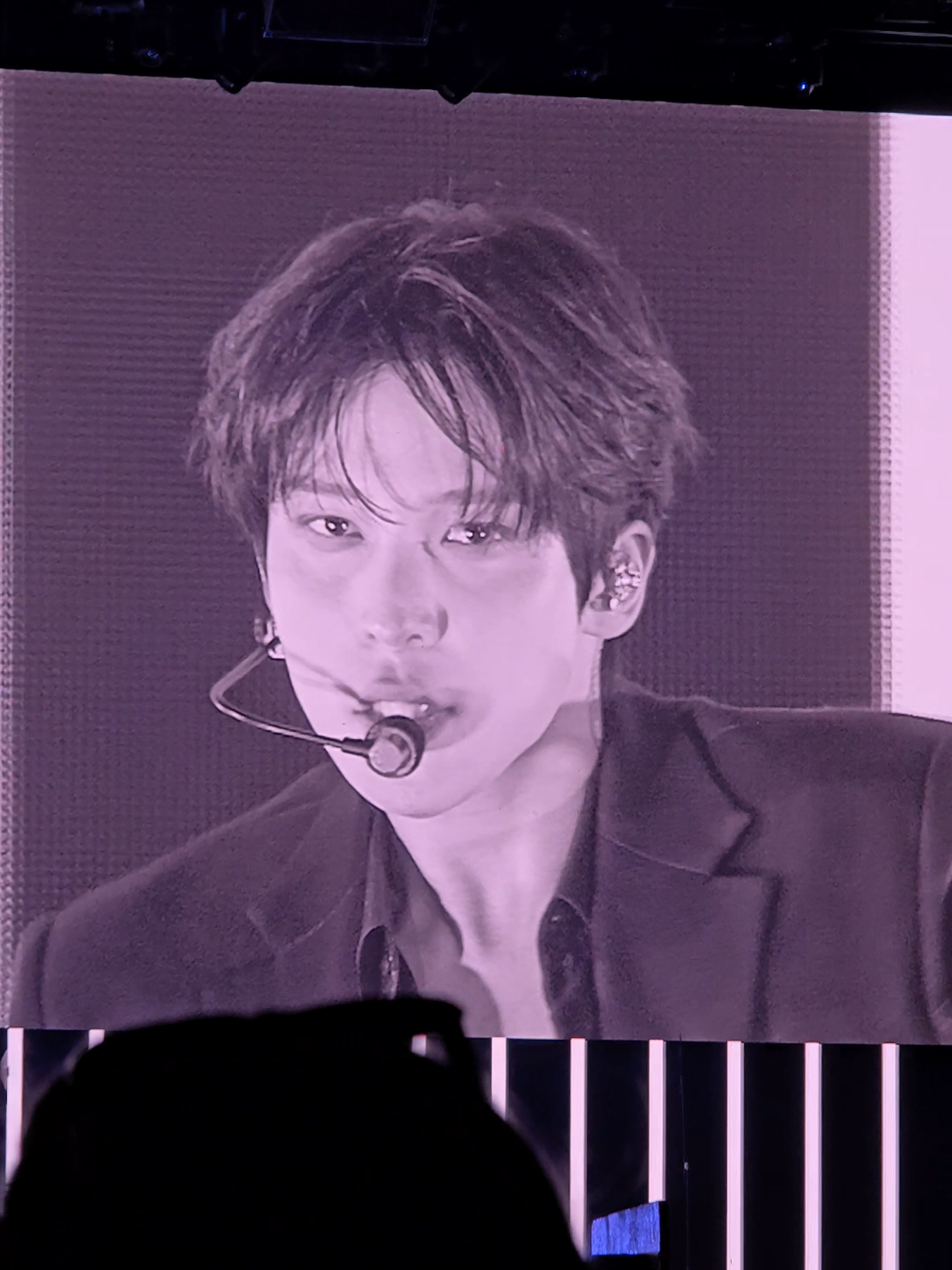 Slide to me ~ Yun how #ATEEZ #에이티즈 #In_Your_Fantasy_Mexico #ATEEZ_en_Mexico #Yunhoateez 