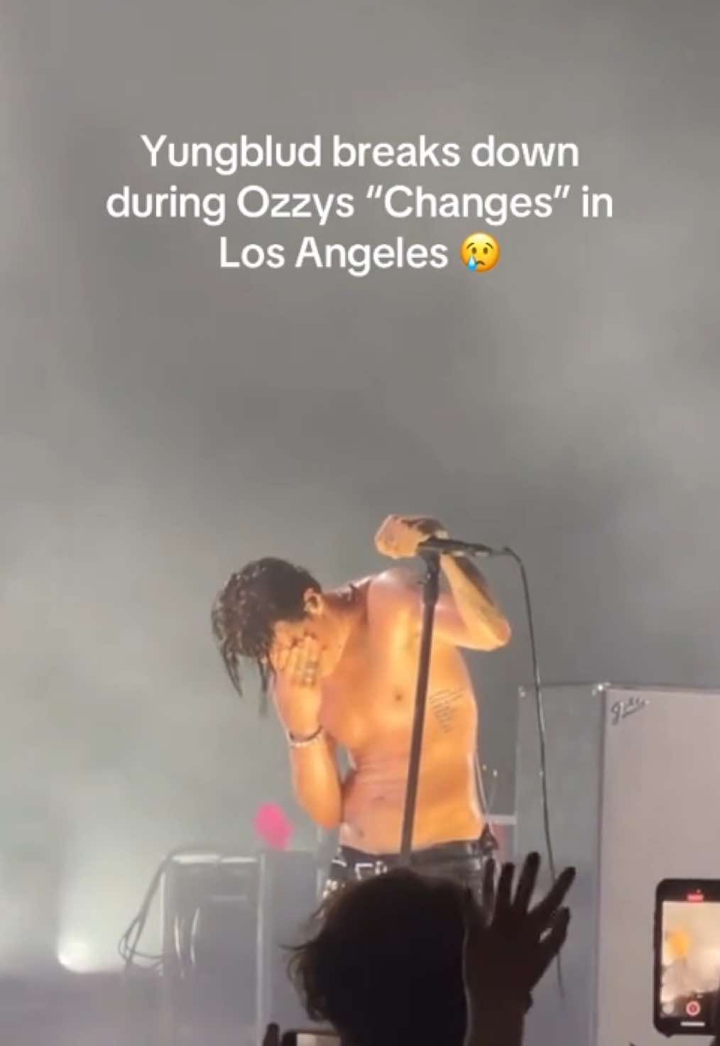 The love in the crowd was next level 🖤 #yungblud #changes #ozzy #yungbludarmy #yungbludconcert 