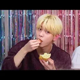 食べてる時の口可愛いし全部口の中に入りきってないの可愛い#수빈 #txt 