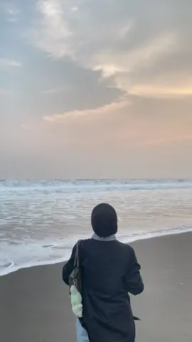 🌬️🌊🌊🌊#sunset #pantaisetrojenarkebumen #fypシ゚ #fyp #sunsetbeach 
