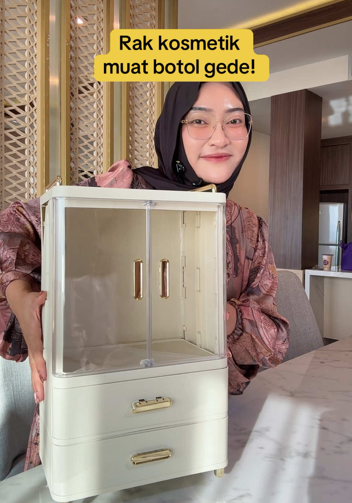 Rak kosmetik ini bikin semua skincare rapi, termasuk botol jumbo!. . #rakkosmetik #rakserbaguna #gajiansale #promoguncang99 #modalkontendoang 