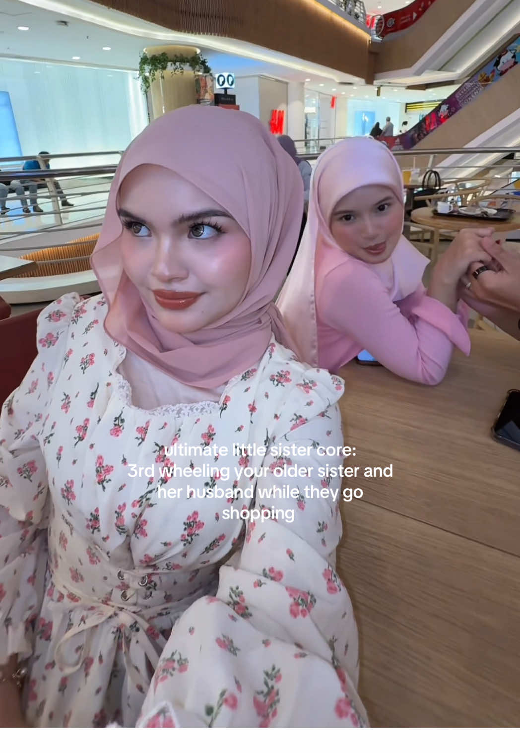 Bencikk ah gini😒😒 lagi berapa tahun aku kene single ni😞 HAHAH #relateable #littlesister #anakbongsu #thirdwheel 