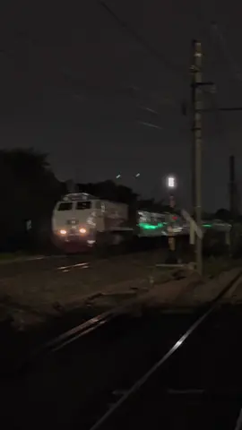 🔥🥶 #keretaapiindonesia #railfansindonesia #xybca #fyp #lokomotifkobong 