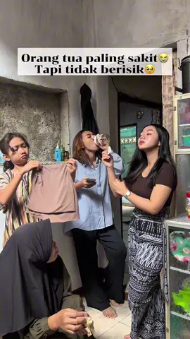 Orang tua sakit tapi tidak berisik#fyppppppppppppppppppppppp #komedi #virall #videolucu 