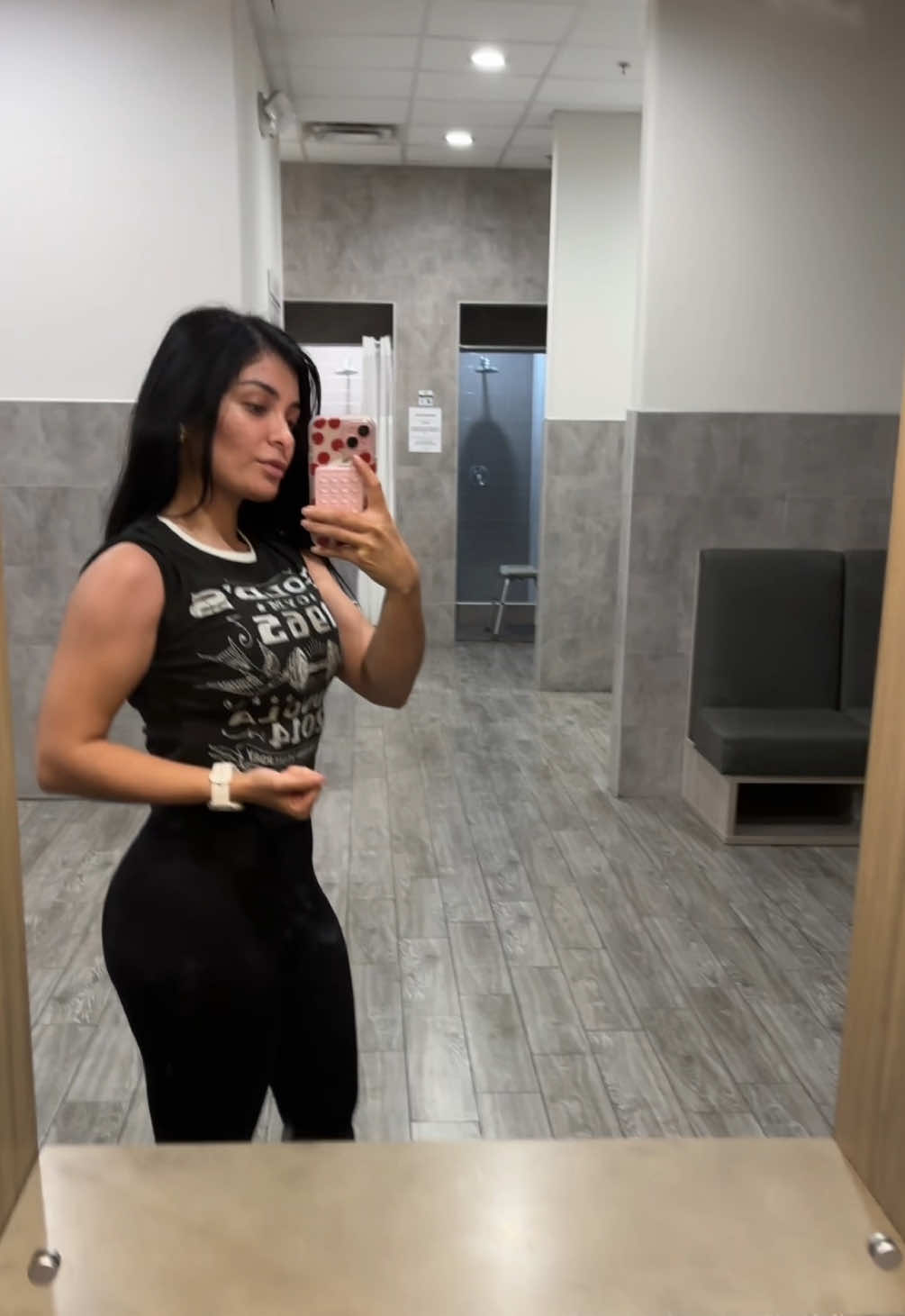 WAYY bigger in person, I swear 😃 #gymgirl #gymflex #bicep 