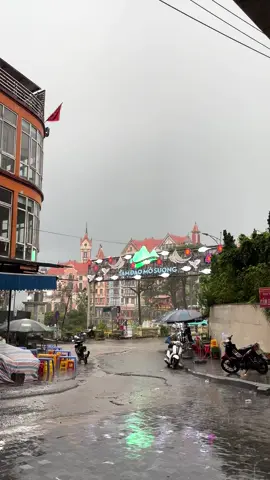 Tam đảo ngay lúc này