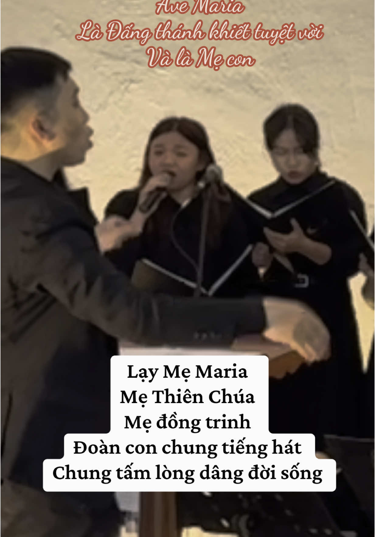 “AVE MARIA Mẹ là Mẹ Thiên Chúa Là Đấng thánh khiết Và là Mẹ của con”… Có vẻ các bạn trên tóp tóp của Ân khá thích những câu Descant kết thúc bài hát giống như này, nên hôm nay xin được tặng các bạn một câu Descant trong bài “Dâng Mẹ”, nhờ Mẹ ở bên mà mình mới được hát câu này cho Mẹ, thật sự là rất vui…❤️ #fyp #tiktok #thienanhatthanhca #viral #fyppppppppppppppppppppppp #church #thanhca #conggiao #sing #choir #ducmenuicui #DangMe #gpxuanloc 