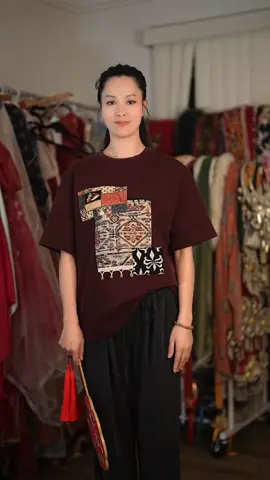 The noble and elegant style of Chinese aesthetics in foreign countries, such as the phoenix crown and rosy clouds, gives us our own Chinese romance#TraditionalClothing #ChineseStyle #ZhouBaobao #PhoenixCrownandXiapi 