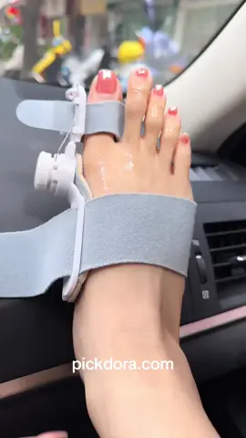 👣 Long day on your feet? Bunions can make it worse… 😩 Slide on our Bunion Corrector while you relax at home or sleep, and let it gently realign your big toe. Simple, comfy, and part of your everyday self-care routine! 💖 #EverydayComfort #BunionRelief #FootCare #HealthyFeet #SelfCare 