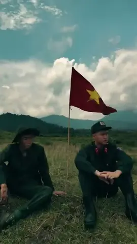 Đồng chí….đồng chí tới từ Việt Nam thời bình đúng không?