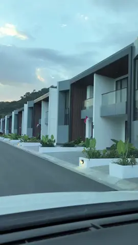 Kalau sore view-nya cakep banget 😍