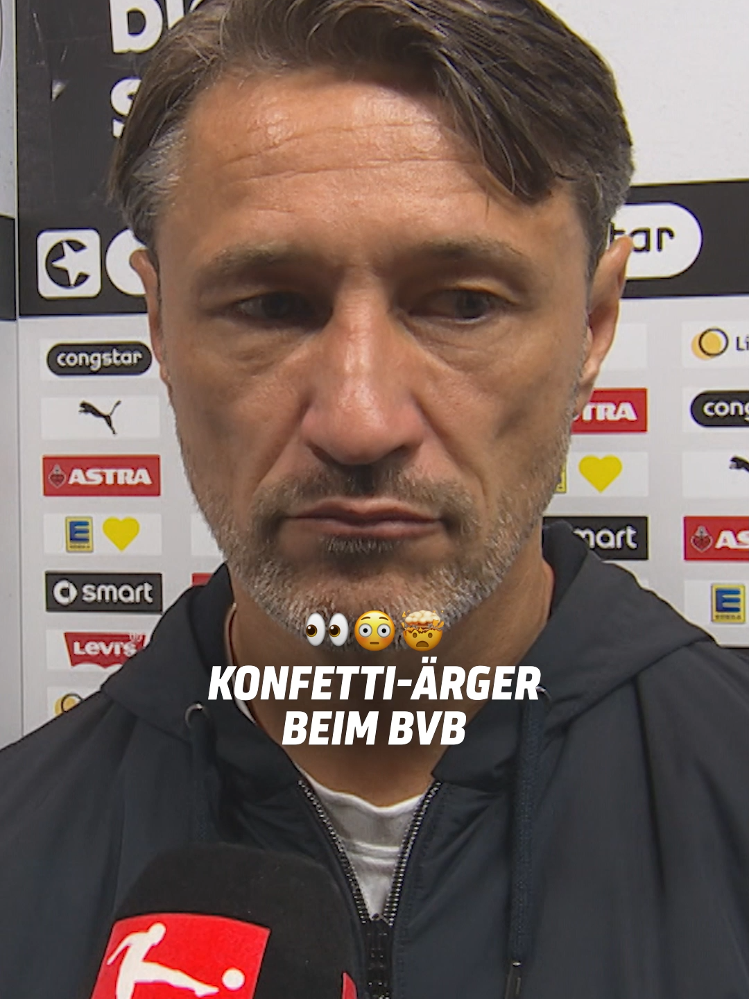 Die Fans des FC St. Pauli sorgen beim Duell mit dem BVB mit einer eindrucksvollen Choreo bereits vor Spielbeginn für Gänsehaut-Stimmung. Dass das Spiel pünktlich angepfiffen werden konnte, war dadurch allerdings alles andere als selbstverständlich.👀 #sport1 #sport1news #bvb #stpauli #konfetti