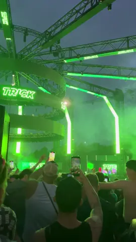 groovin🕺🪩🍒 #creamfields2025 #fyp #foryoupage❤️❤️ #rave #groovin 