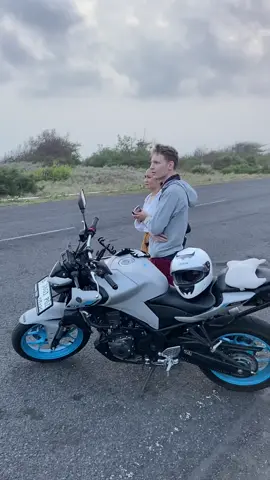 Bule pun ikut nonton juga😂#etanrelgank #suprasakithati #kphganksoloraya🚀 #fypシ゚ #fypシ゚viral🖤tiktok 