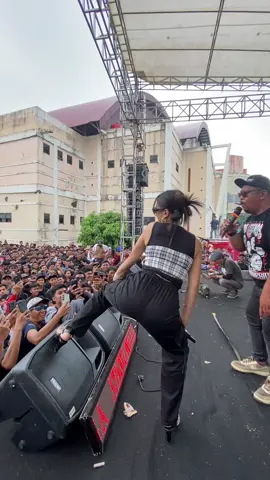 pesona mbak Nanda fernanda🫶🏻😋💋 #nandafernanda #tributetolegends #cbindonesia #gorwujilungaran #semarang24jam @nandafernanda 🫶🏻