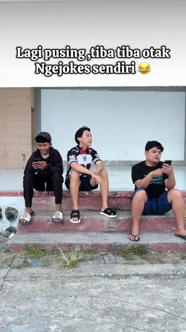 Otak tiba tiba ngejokes sendiri😂#fyp #fypシ #trending 