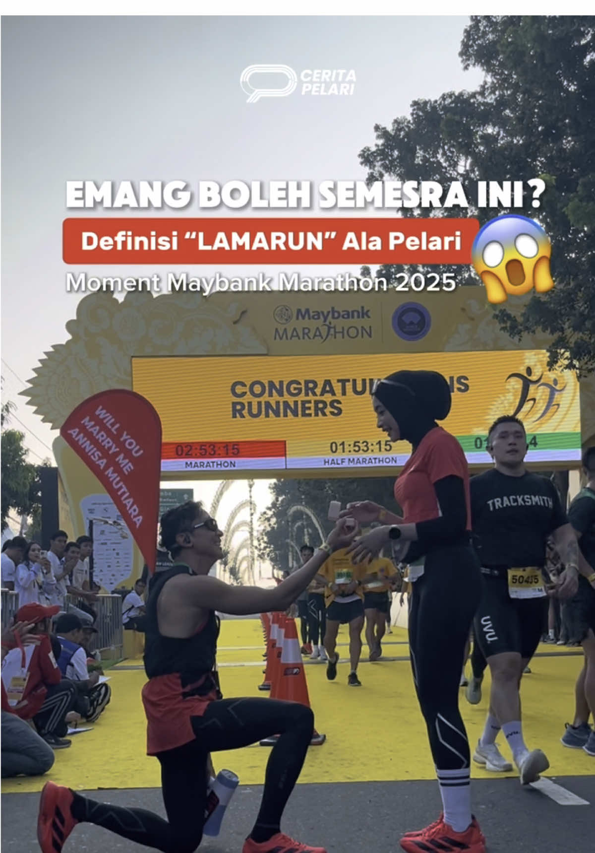 Emang boleh semesra ini di finish line? 🥹 Momen super sweet di Maybank Marathon 2025 bikin kita mikir Apa ini definisi couple goals ala pelari? ❤️ Hayoo, jadi pengen juga nggak nih sob? #ceritapelari #maybankmarathon 